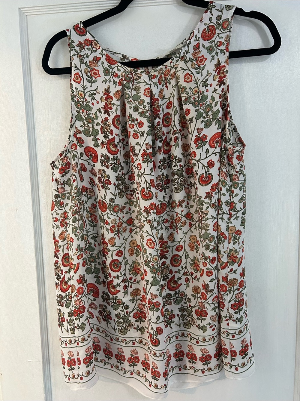Max Studio Floral Sleeveless Pleated Women's Top - Red & Green on White